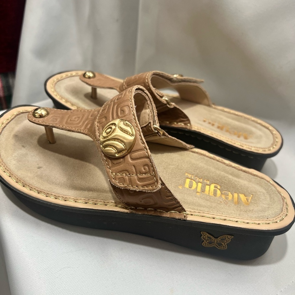 Alegria Carina Tan and Gold Sandals Size 36 - Picture 3 of 8